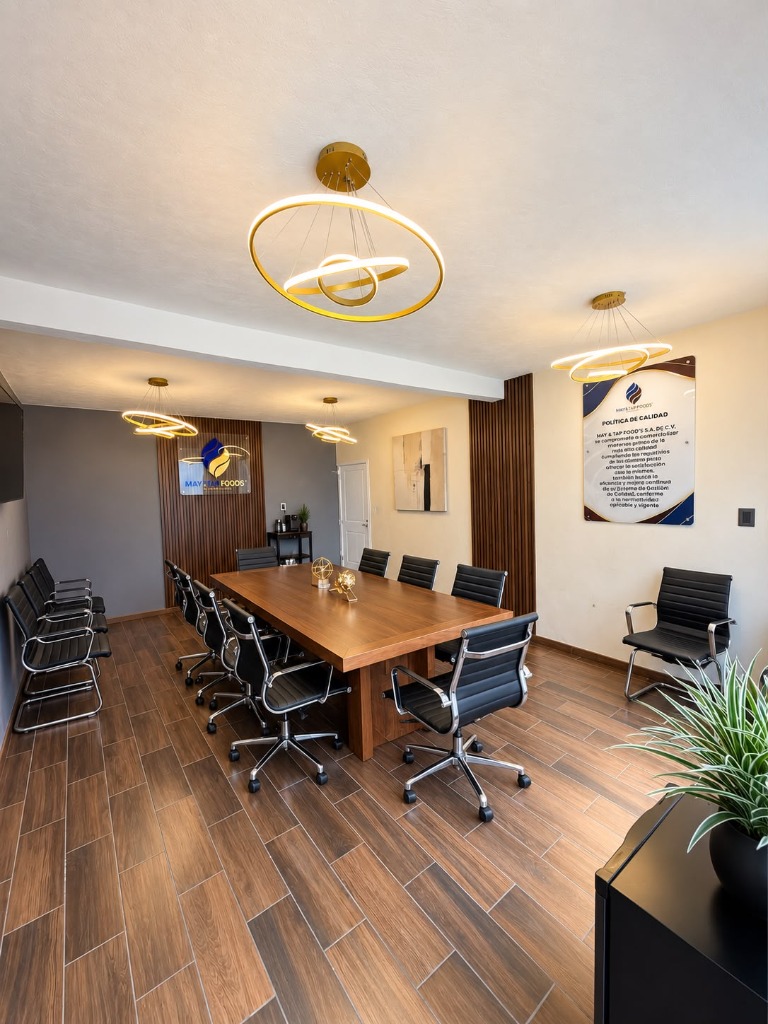 Sala de Juntas Corporativa y Operaciones May & Tap Food's